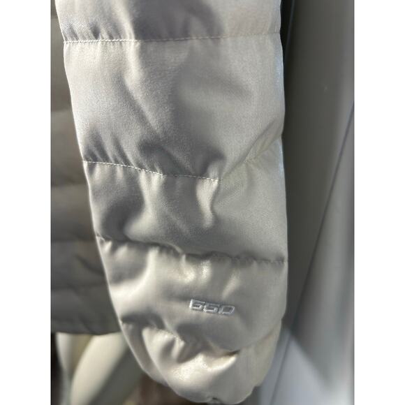 The North Face Metallic Cream Color Mid Length Puffer Coat in Size Small. - Picture 4 of 8